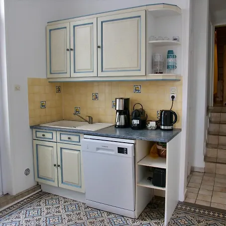Grande Maison Face Au Port De Plaisance, 8 Pers. *